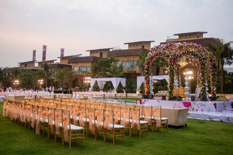 The Ultimate Convenience: 10 Key Advantages of Choosing On-Site Services for Your Wedding or Event at Della Resorts