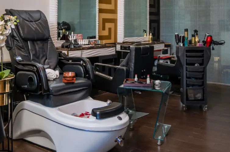 Della Salon img1