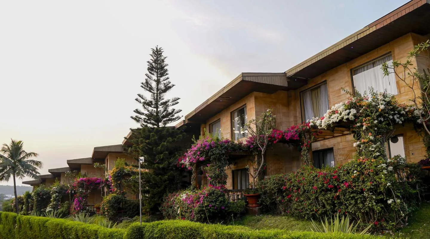 Della Adventure Resort room exterior image 4