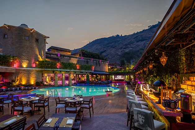 24 hour fine-dine restaurant 