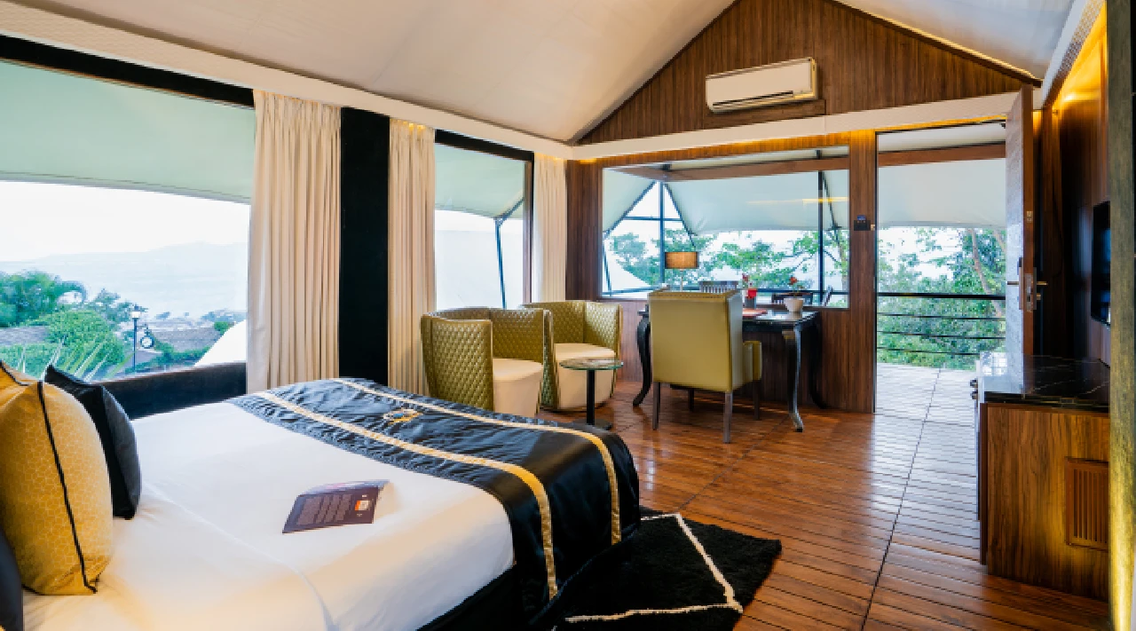Camp Della Resort Tent Interior image 5