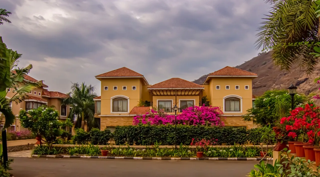 Della Enclave Villa Resort Exterior 