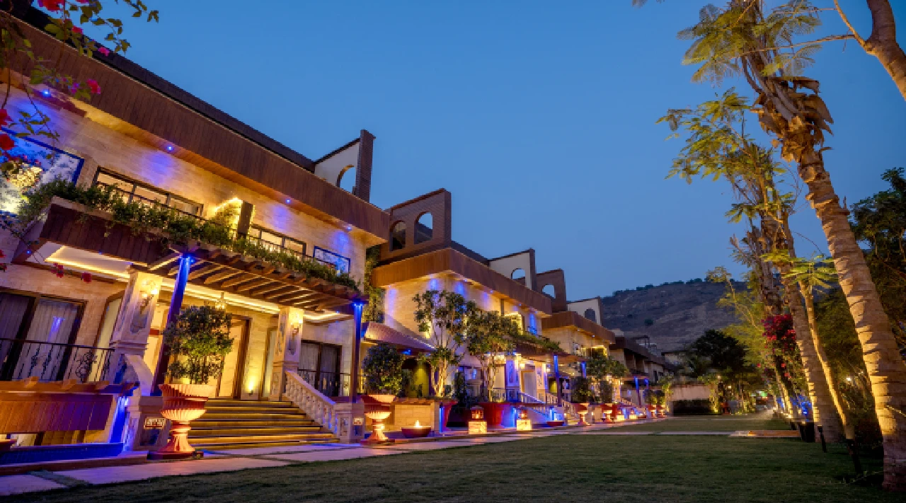  Garden Villa Resort exterior view 2