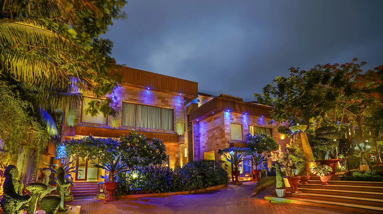  Garden Villa Resort exterior view 7